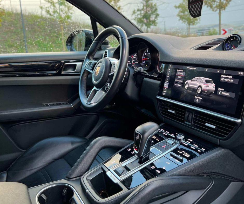 Porsche Cayenne S - vedere frontala detaliu - inchirieri auto Cluj